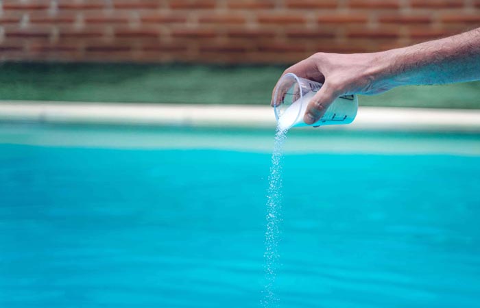 dicloro-granulare-piscine-come-usarlo-dosarlo